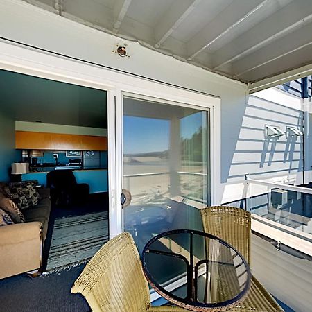 New Listing! Bay-View Beauty With Private Balcony Condo Lincoln City Exterior photo